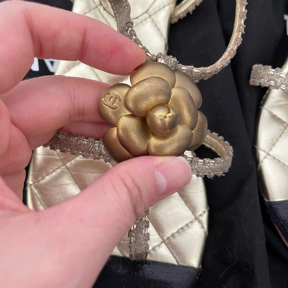 Chanel gold camellia sandals size 38.5 - Picture 10 of 14